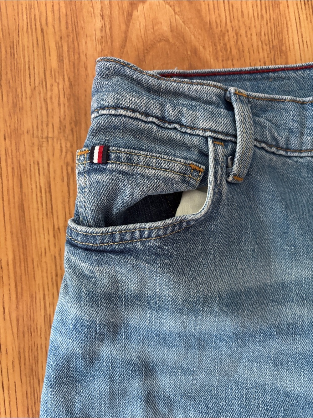 Tommy Hilfiger Classic Straight Women’s Light Blue Denim Jeans - Picture 3 of 9